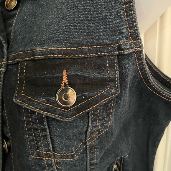 Moto Size Medium blue distressed denim vest with two usable front lower pockets. - Picture 2 of 8